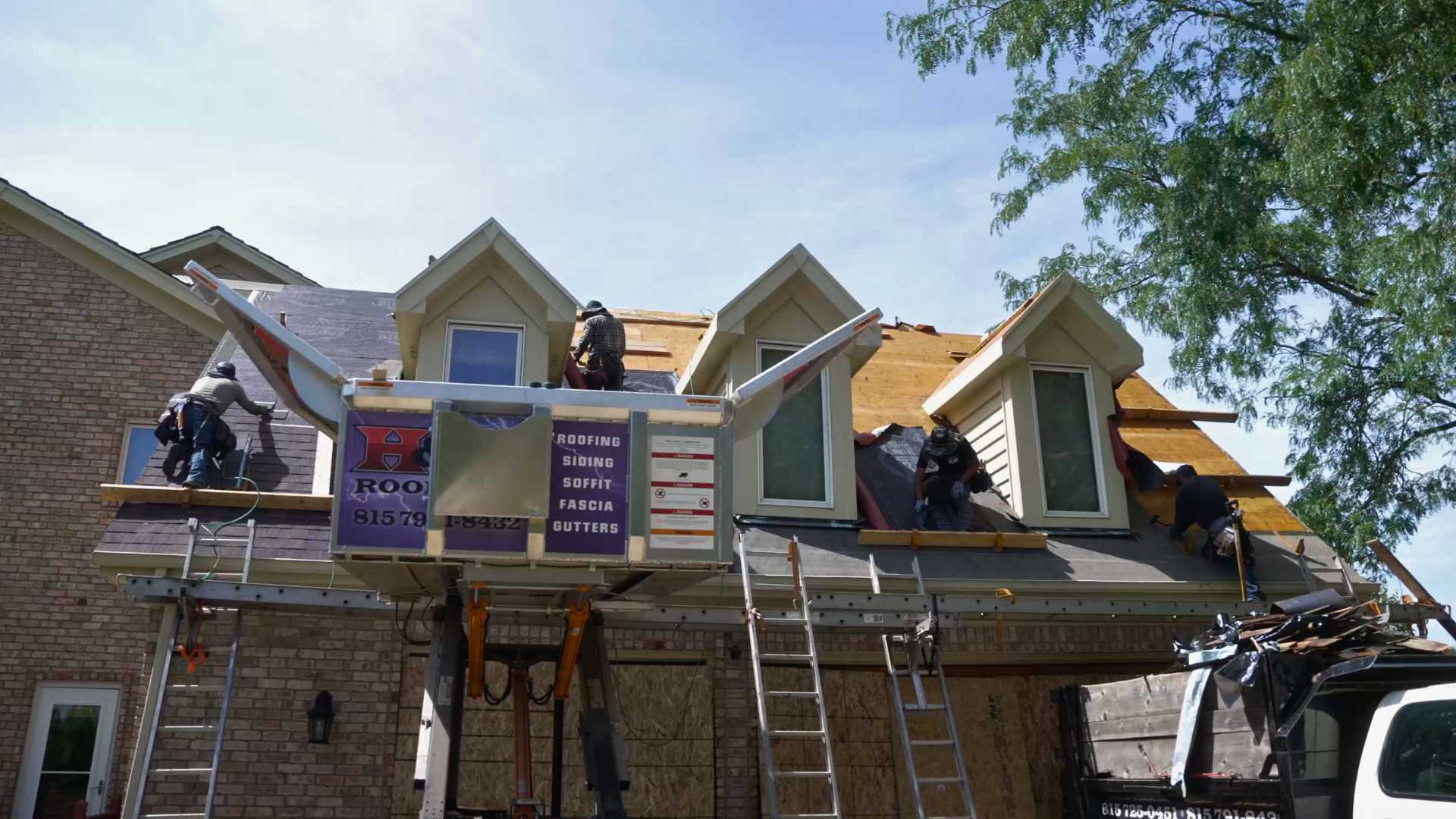 HH Roofing_Client Home Workers_03